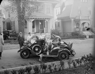 Illustration for article titled These vintage photos of early car wrecks will make you grateful for crumple zones